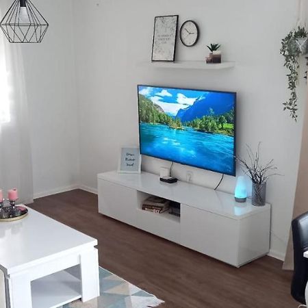 Cozy And Charming Apt. Sarajevo Appartamento Esterno foto