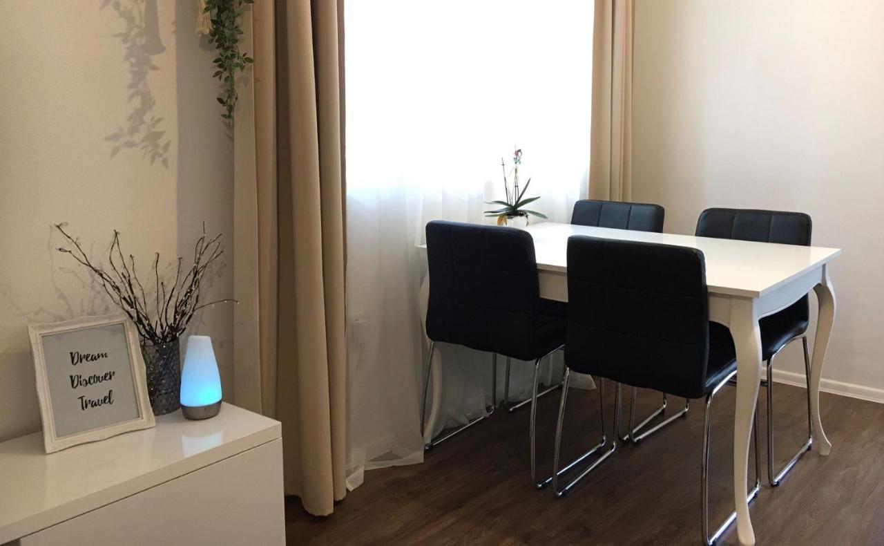 Cozy And Charming Apt. Sarajevo Appartamento Esterno foto