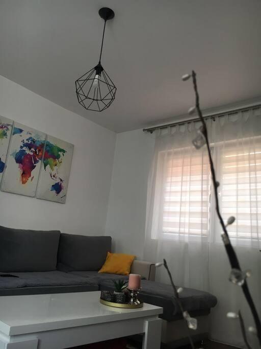 Cozy And Charming Apt. Sarajevo Appartamento Esterno foto