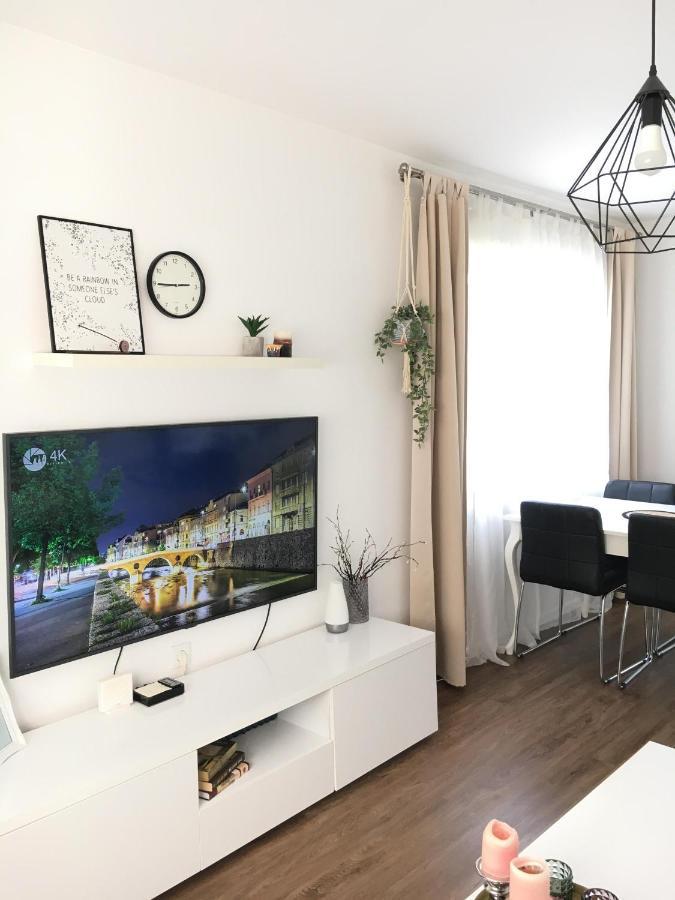 Cozy And Charming Apt. Sarajevo Appartamento Esterno foto
