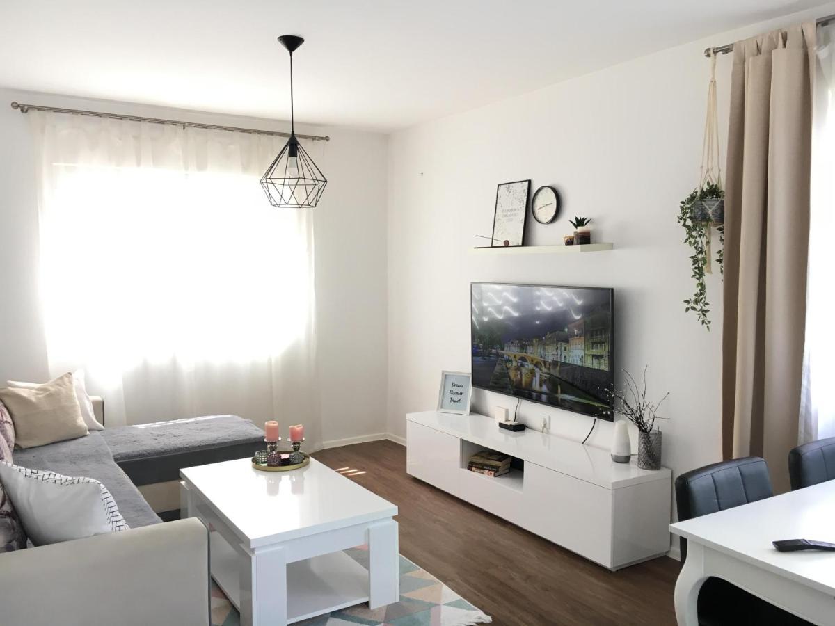 Cozy And Charming Apt. Sarajevo Appartamento Esterno foto