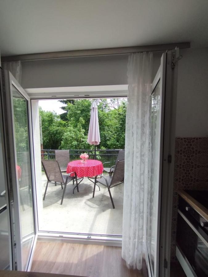 Cozy And Charming Apt. Sarajevo Appartamento Esterno foto